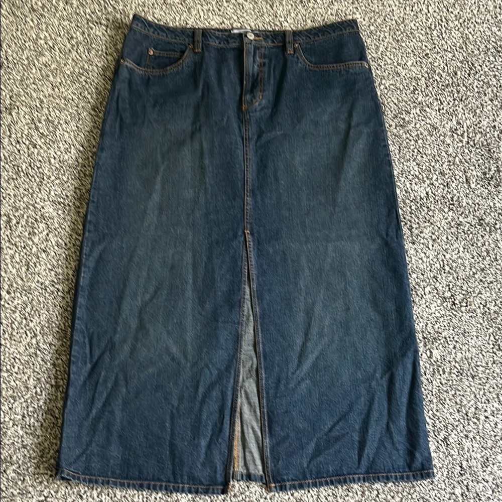 Old Navy Outlet Denim Skirt. Size 16